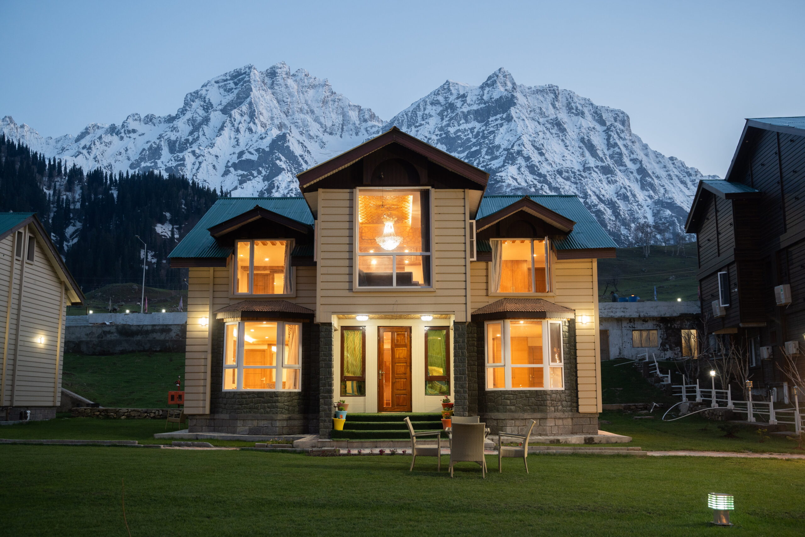 Hotel Sindh Resorts Sonamarg | Riverside Resort